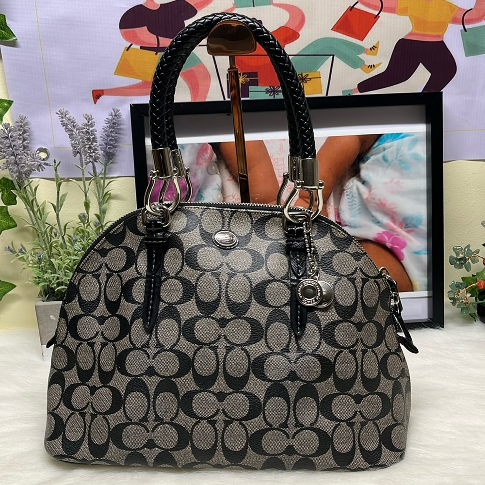 Vintage pre loved Coach bag